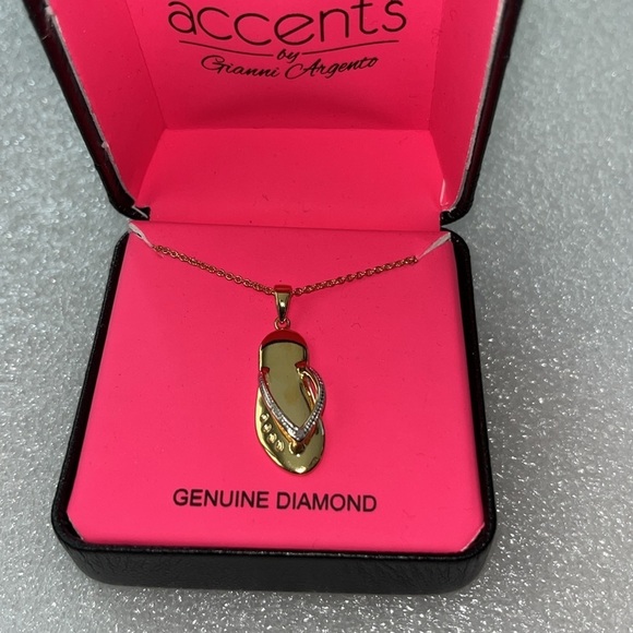 🆕 Gianni Argento Flip Flop Pendant Necklace Gold Tone Diamond Accent 18” - Picture 2 of 6